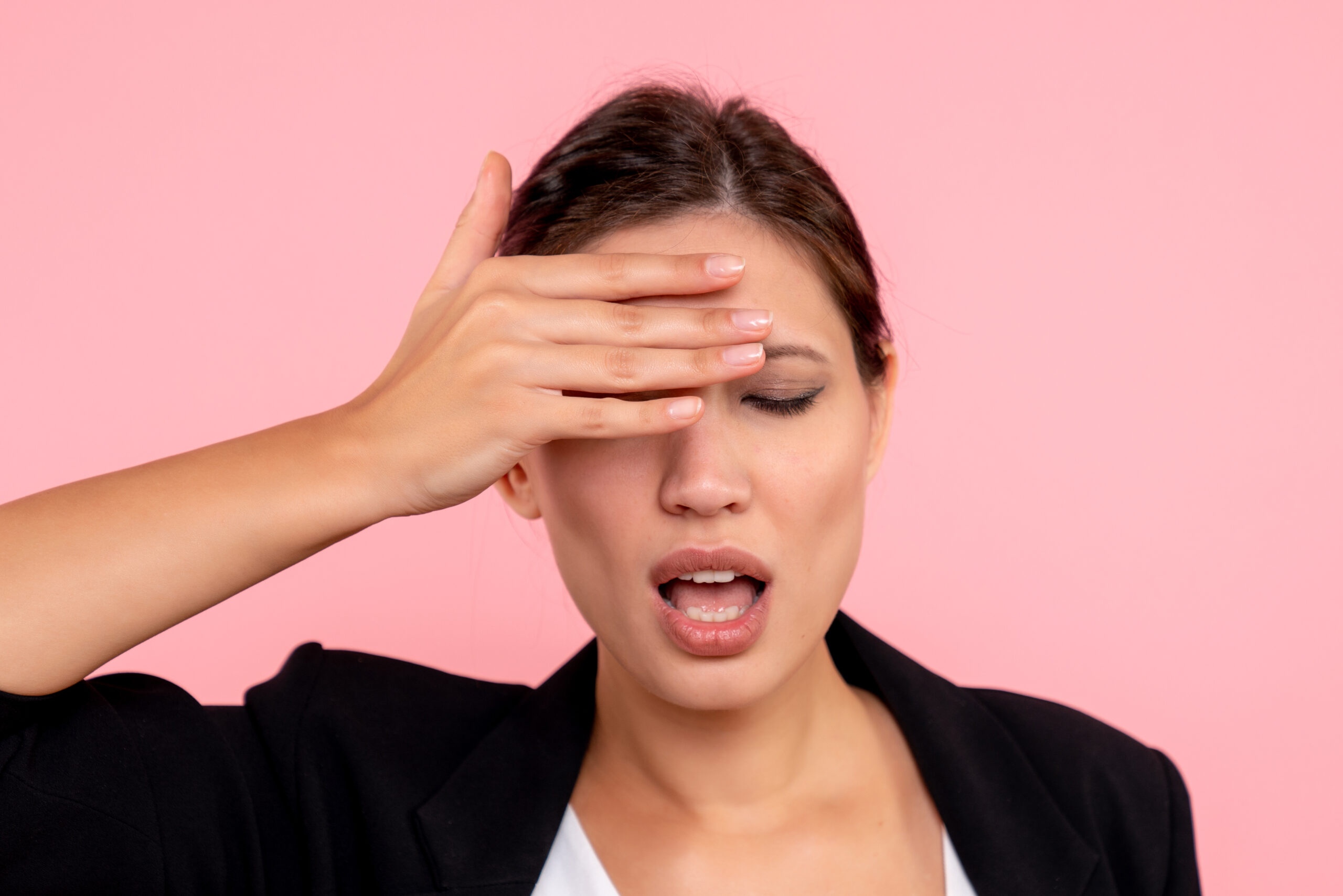 Why Do Eyelashes Break and Fall Out?